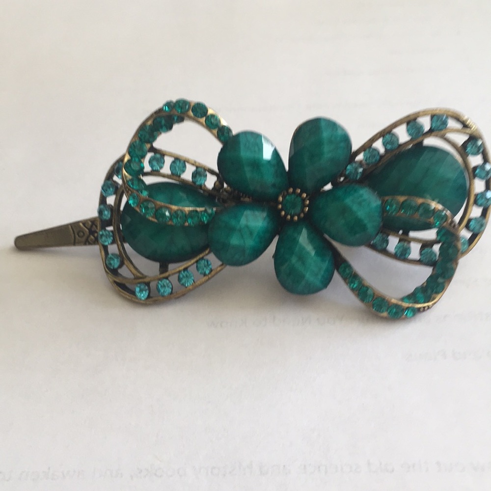 Fantastic Hair Clip Goldtone Aqua beads Flower